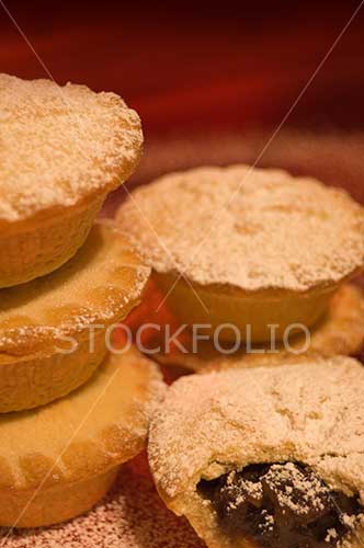 Mice pies dusted with icing sugar